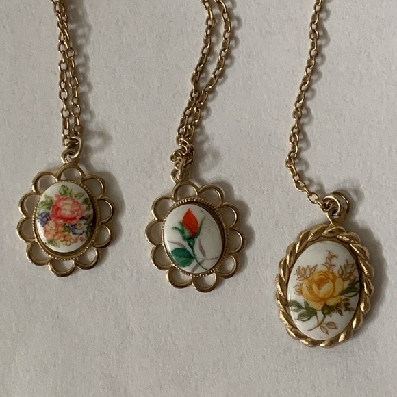 New vintage floral pendant necklace - Picture 4 of 4